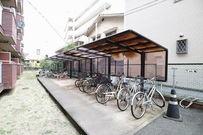 三宝ビル 駐輪場
