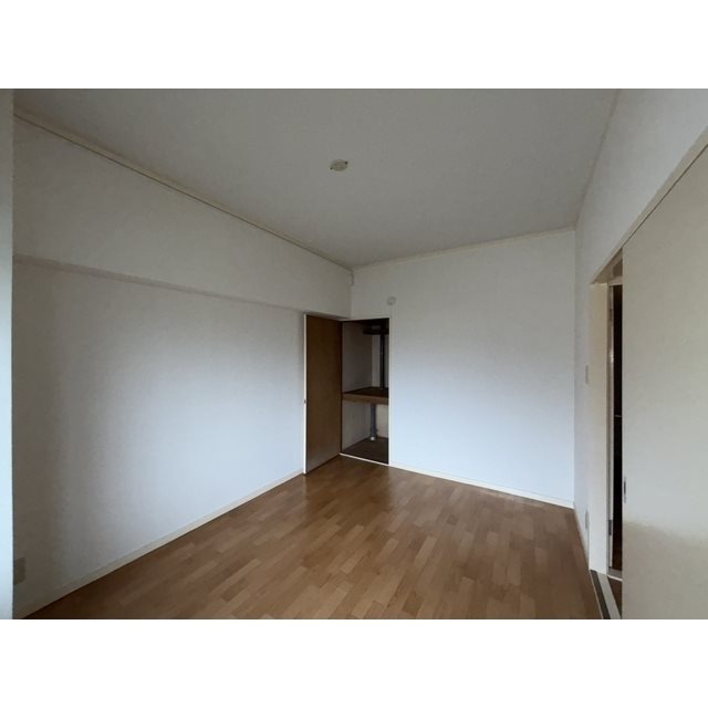 三宝ビル 洋室　※別号室参考写真