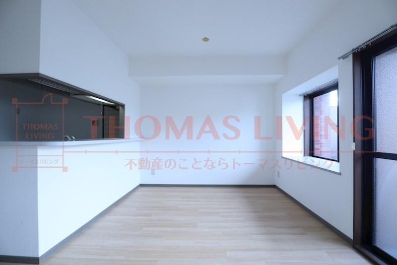 ロマネスク春日弥生 リビング　※別号室参考写真
