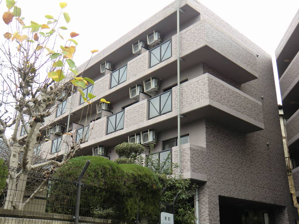 ウイングス学園通りN館 駐車場