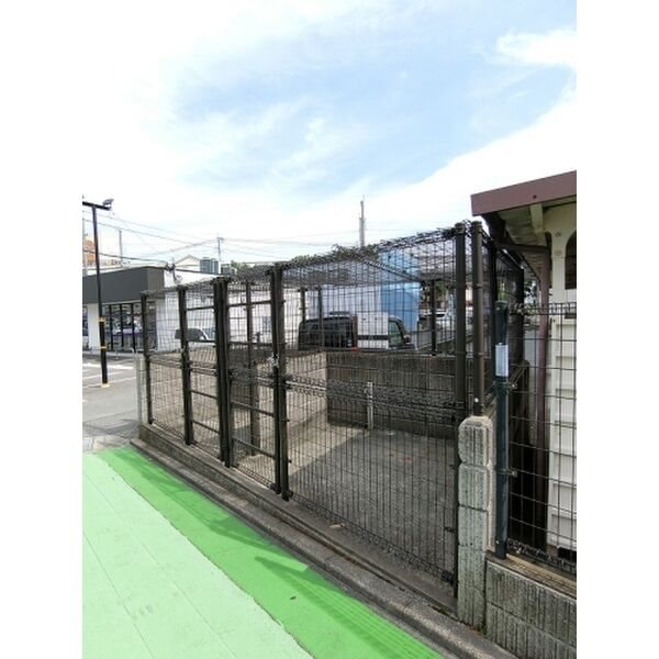 インペリア大橋南 敷地内ゴミ置き場