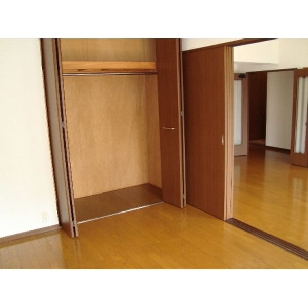 インペリア大橋南 収納　※別号室参考写真