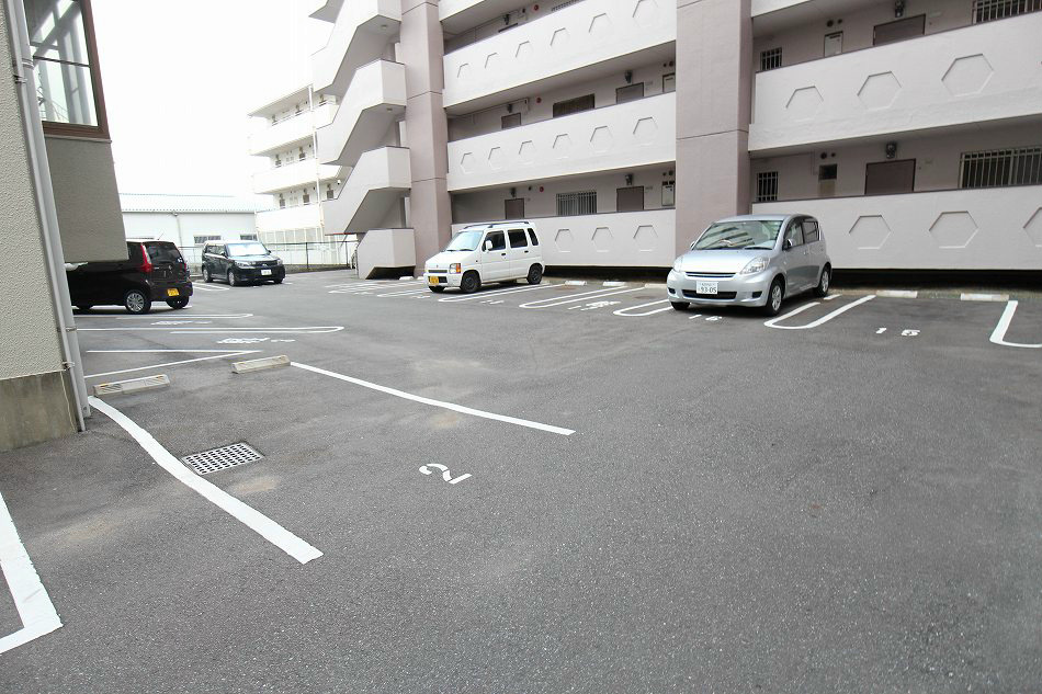 長沼ビル 駐車場