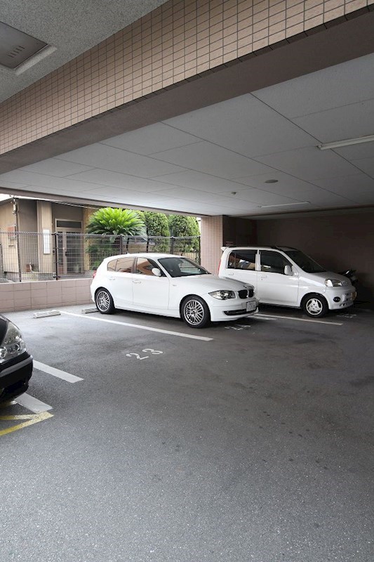 クリムゾン博多Ⅱ  駐車場