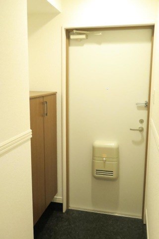 クレストール絆 玄関