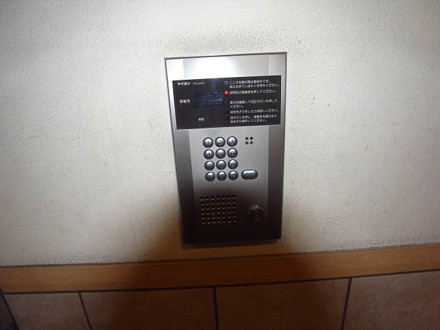 アミューゼ博多 オートロック。