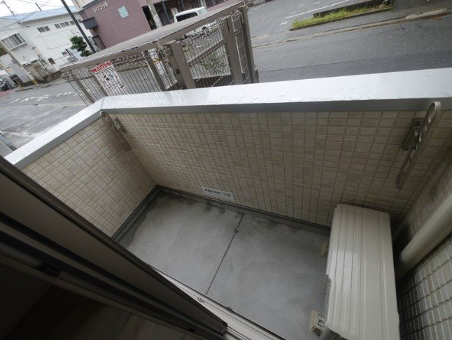 Emi,s三苫 写真は同シリーズ