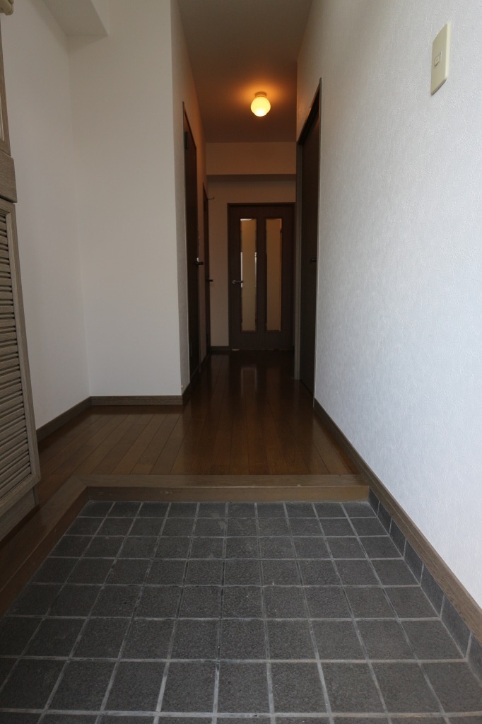 ソシア１５ 玄関　※別号室参考写真