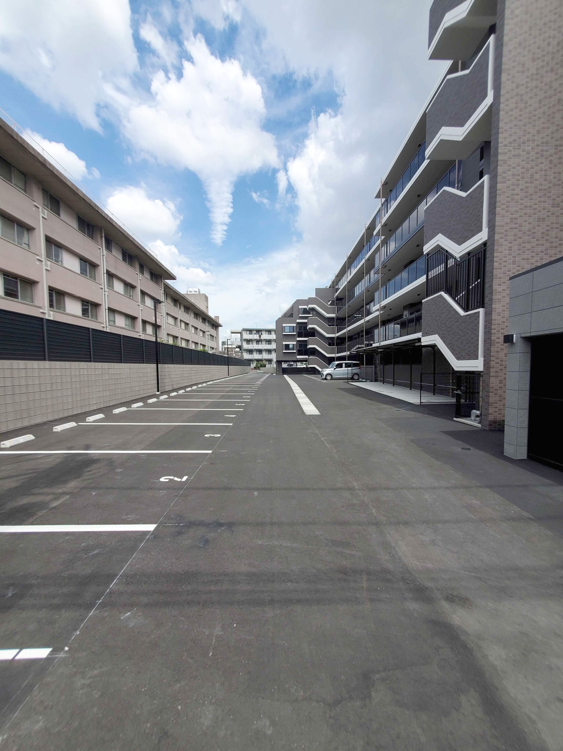 アクタス茶山グランミライ 駐車場