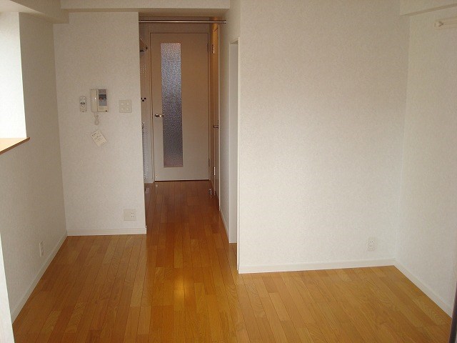 エンクレスト渡辺通南 ※別号室の参考写真です。