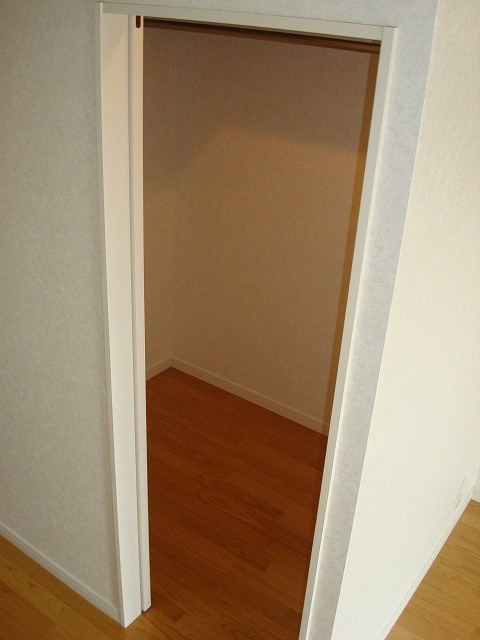 エンクレスト渡辺通南 ※別号室の参考写真です。