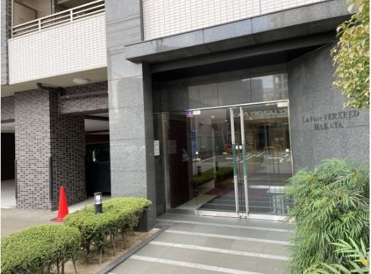 アルファライフ南福岡 エントランス