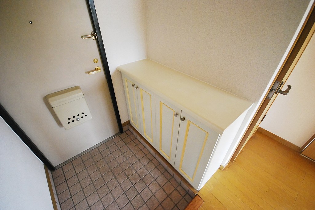 グランディール春日 シューズボックス　※別号室参考写真