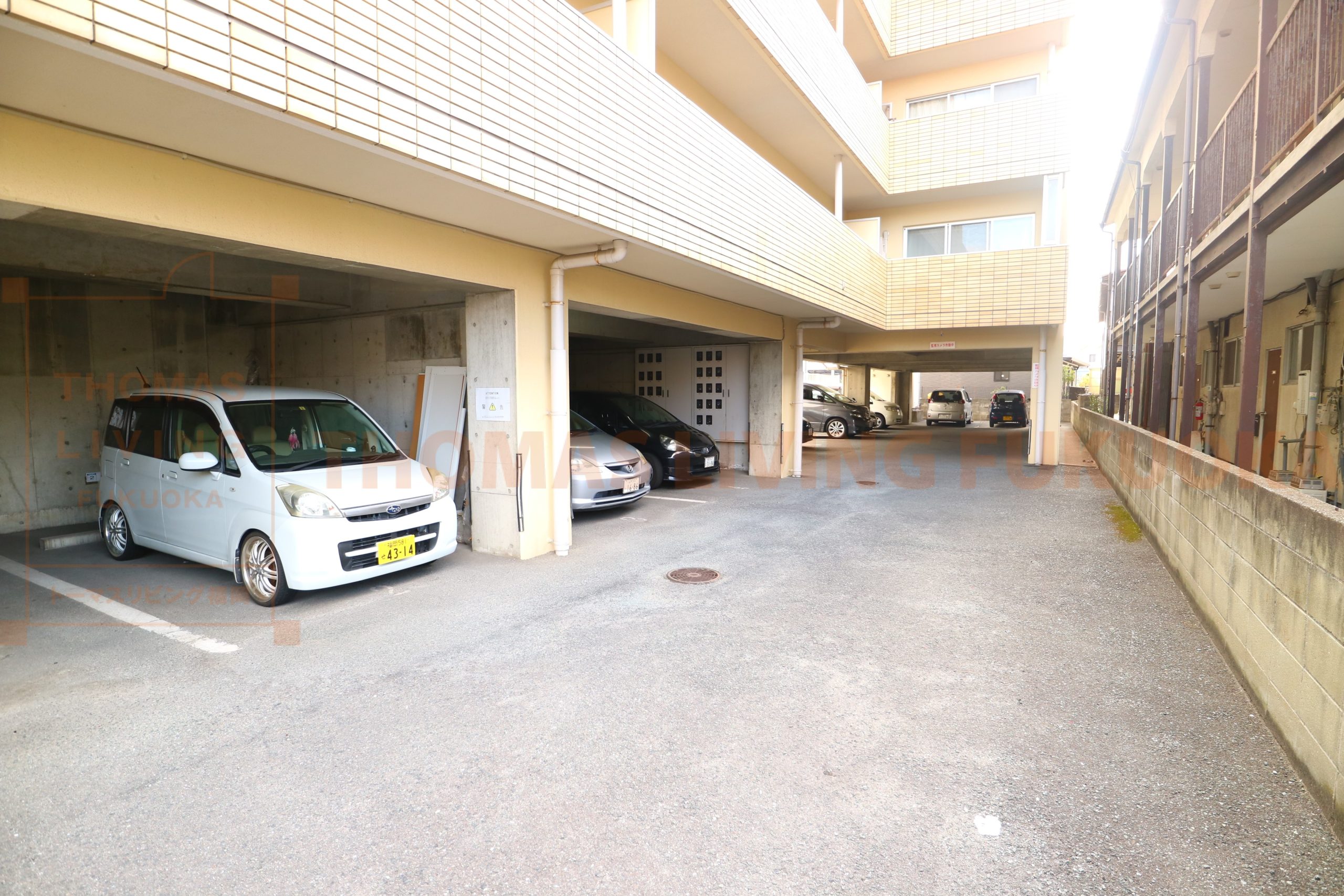 ウェルス春日 駐車場