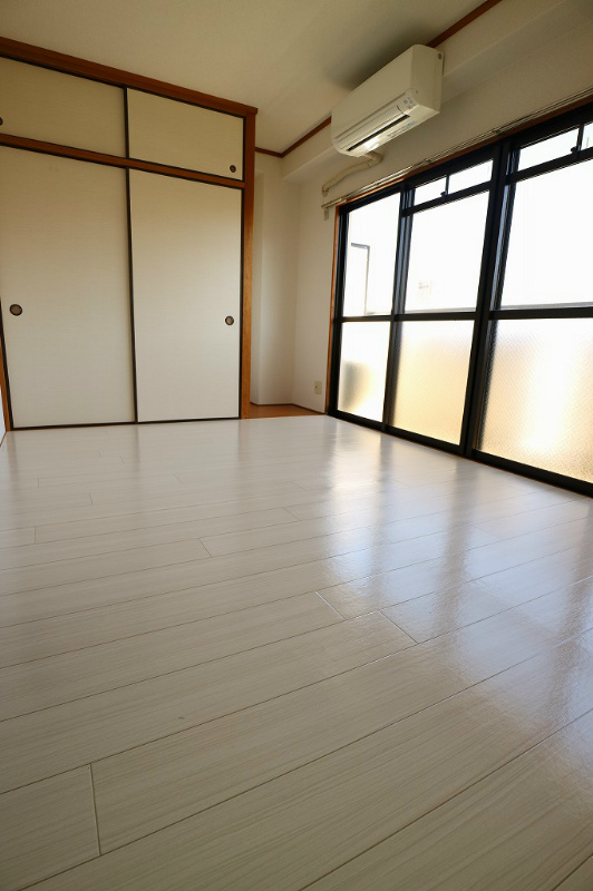 スプリングヒルズ宝 洋室　※別号室参考写真
