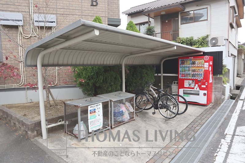 クレール塚の原 B棟 駐輪場