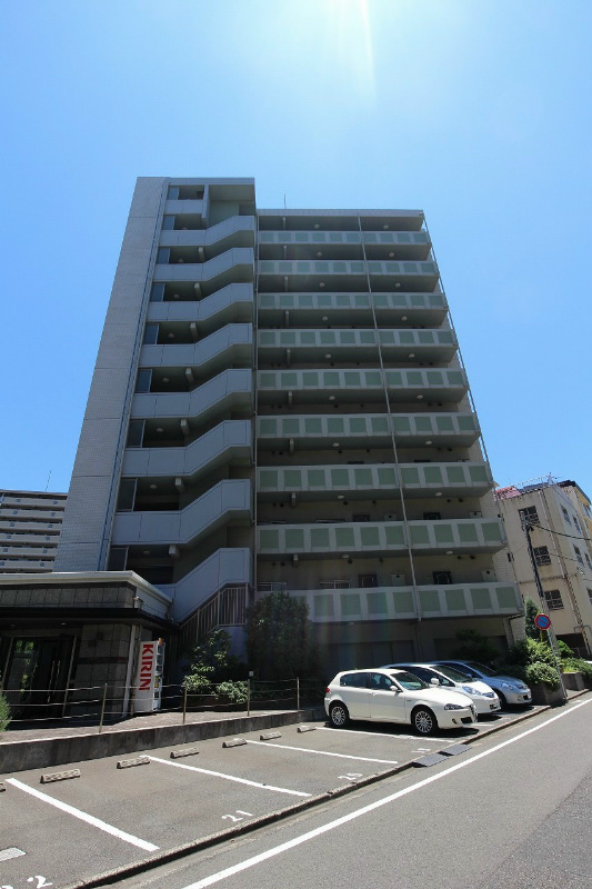 コートハウス大手町 オシャレな外観。