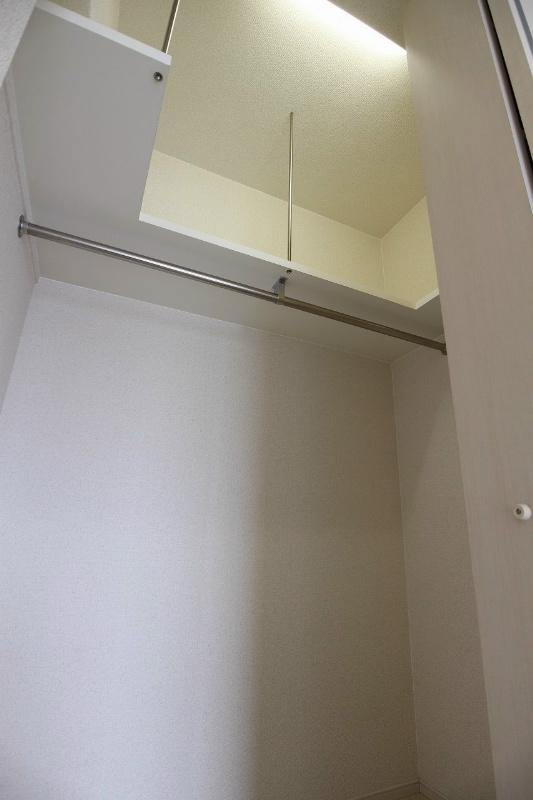 S-FORT小倉 奥行の有る収納です。