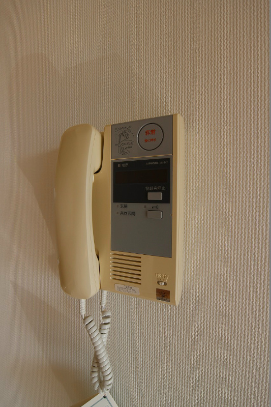 ニューシティアパートメンツ南小倉 Ⅱ インターフォンは必須アイテム。