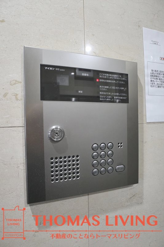 グランオヴェストⅡ  オートロックが備わっています。
