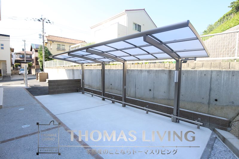 ベル コリーヌ 屋根付きの駐輪場です。