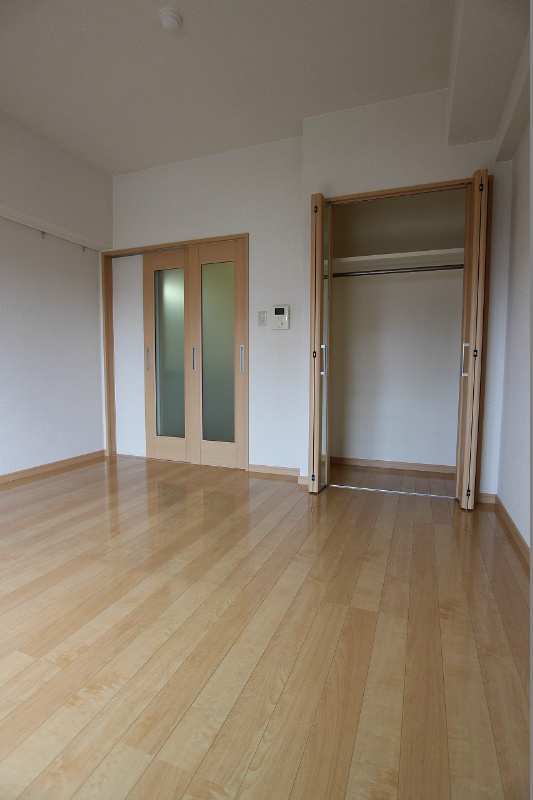 サンシャイン妙見表参道 大きな窓で日当たり良好です。