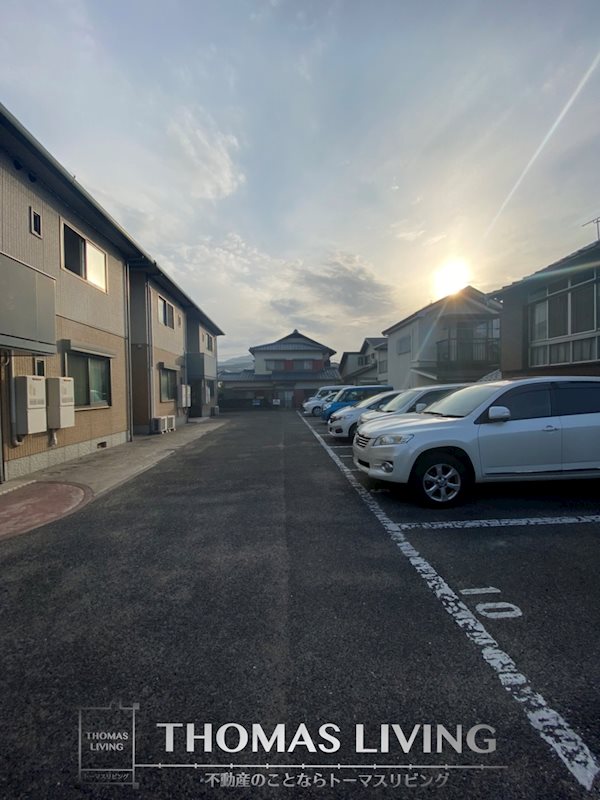 リバージュ石坪A 駐車場