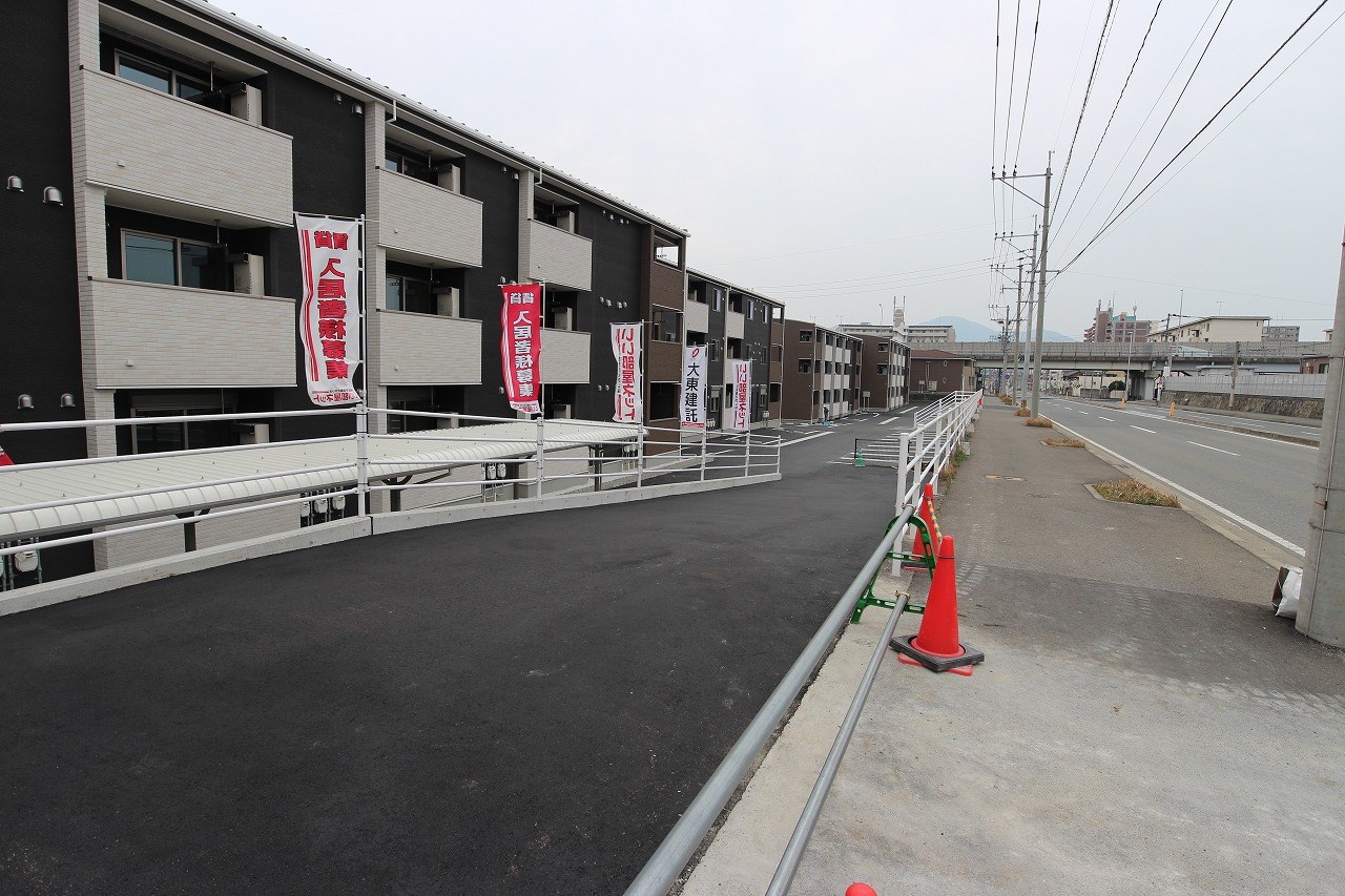 エクスクルーシブⅡ 広々とした駐車場なので駐車もラクラクです。