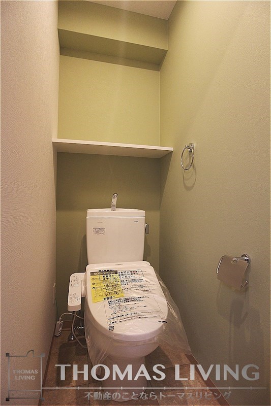 ウィングス西神原 温水洗浄便座付きのトイレになります。