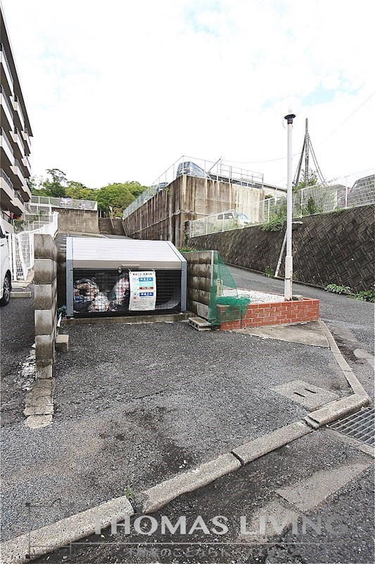 クレベール青山 ゴミ捨て場