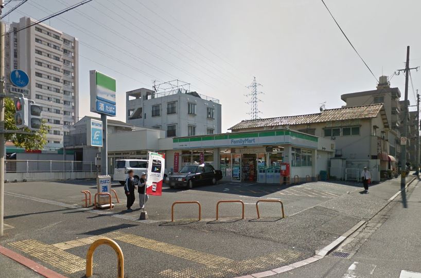 アドヴァンス青山 ﾌｧﾐﾘｰﾏｰﾄ 八幡青山一丁目店