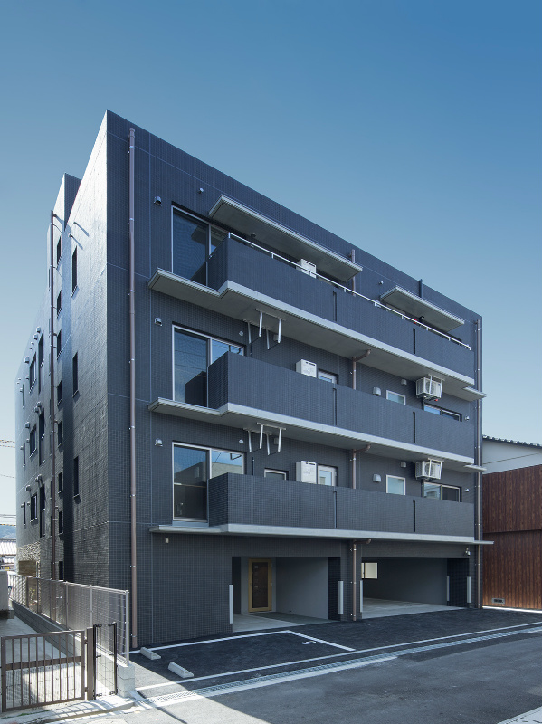 エイチエヌ石坪 2015年築のマンションです。