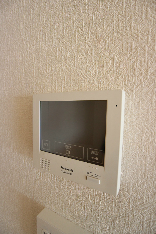 エイチエヌ石坪 カラーで確認出来る安心のTVモニターホンです。