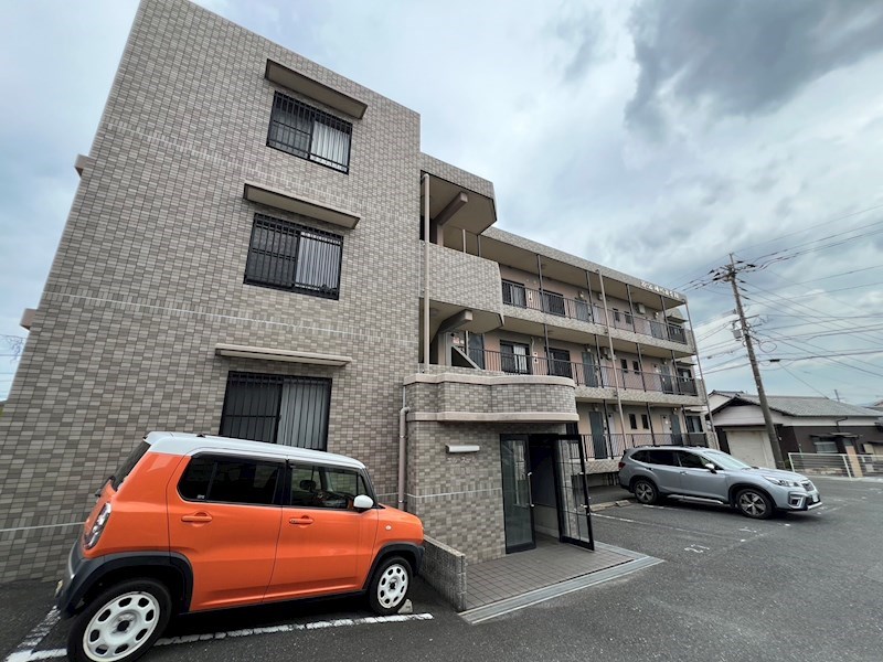 エルスール湯川　弐番館  駐車場