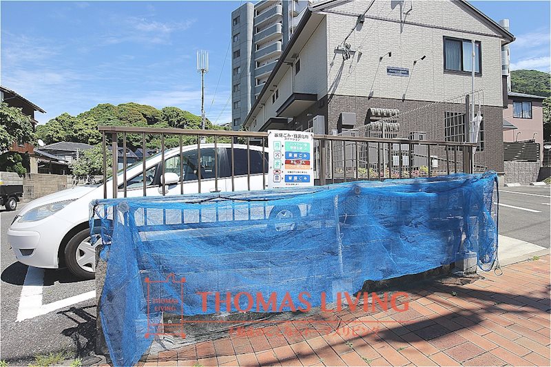 エスペランサ祇園原町 敷地内にゴミ捨て場があります。