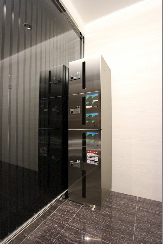 ADVANCE 128 宅配ボックスも完備しています。