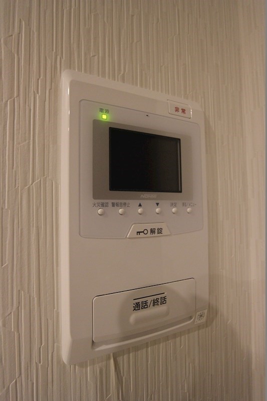 ADVANCE 128 モニター付きのインターホンで安心です。