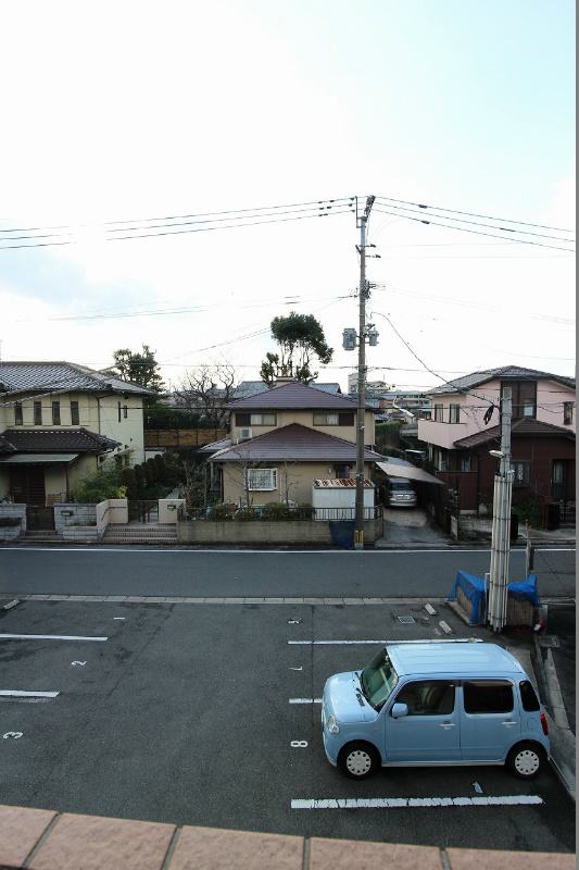 ピエモンテ 駐車スペースも敷地内にあるので愛車も安心ですね。