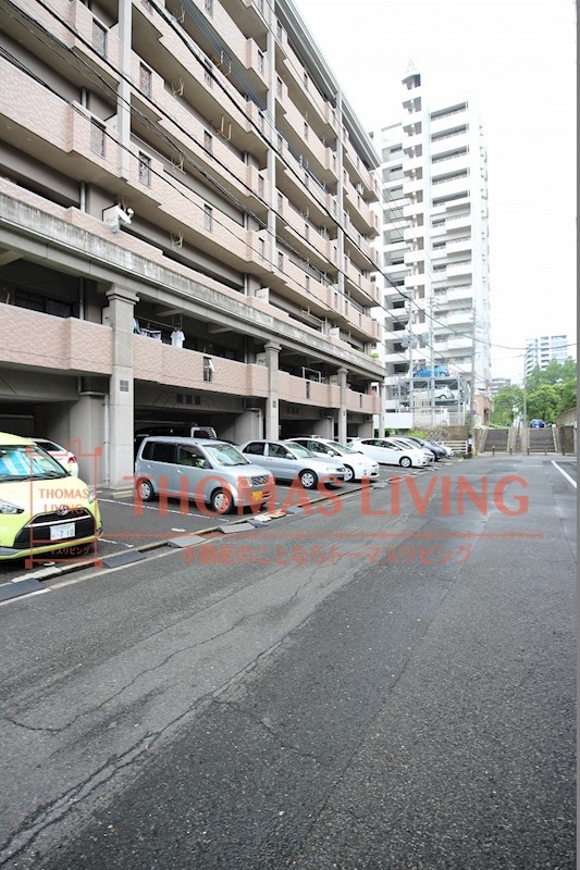 パストラール 駐車場