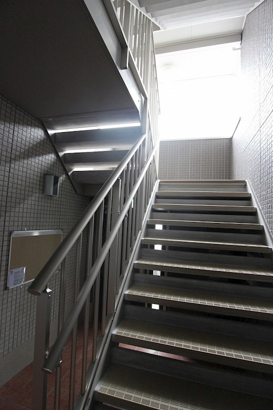 フェリス富ヶ丘 写真は同シリーズの建物です。
