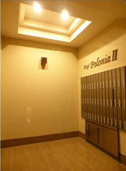 門司ポロニア弐番館 共用部分も明るいので女性の方でも安心。