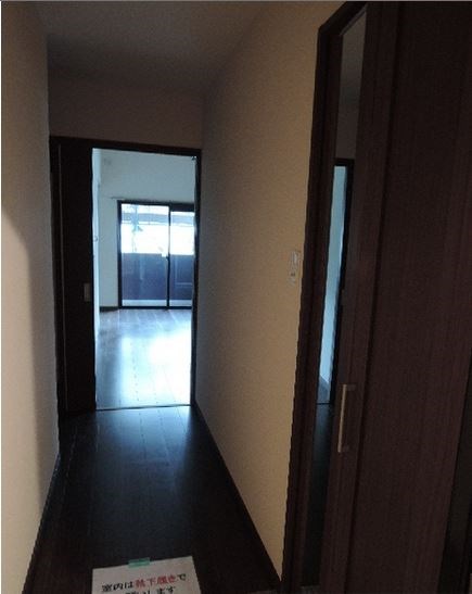 門司ポロニア弐番館 黒を基調としたシックなお部屋です。