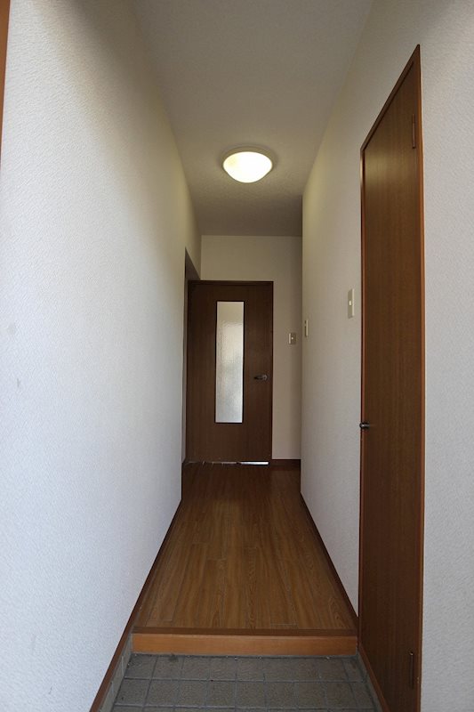 エルスール湯川　参番館 ※別号室の写真です。
