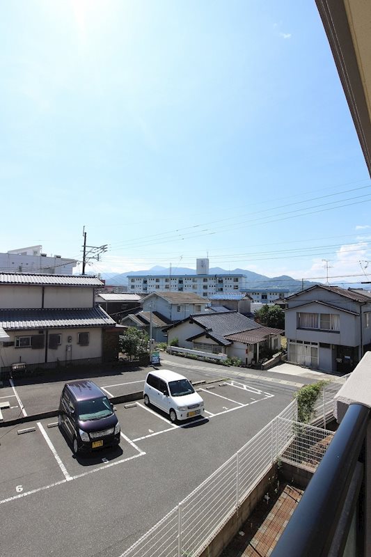エルスール湯川　参番館 駐車場