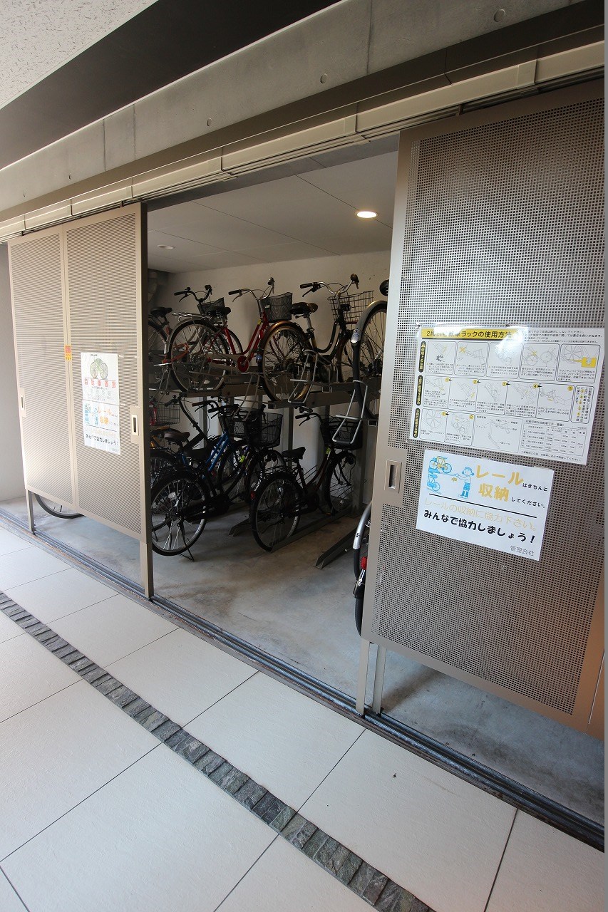 プルーム真鶴 駐輪場置き場も敷地内です。