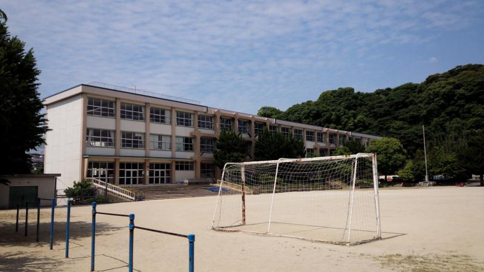 フォレストⅡ 水巻町立頃末小学校