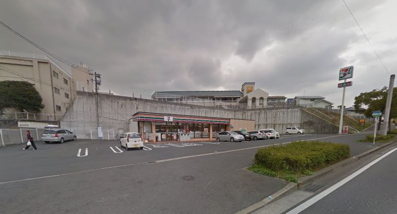 アザレア藤原 K棟  ｾﾌﾞﾝｲﾚﾌﾞﾝ 八幡浅川1丁目店