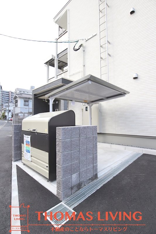 カルフール千防 敷地内ゴミステーション