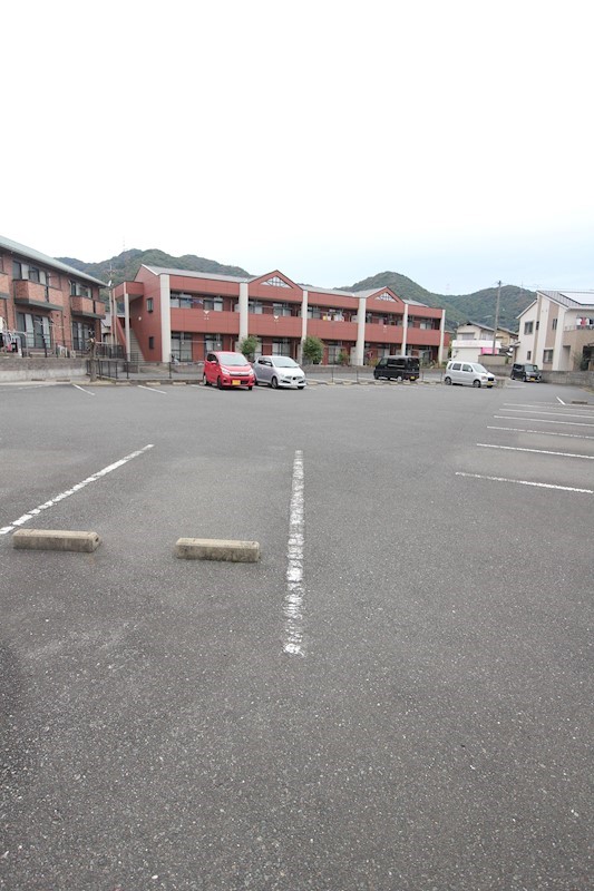 グランドメゾン 広くて安心な駐車場