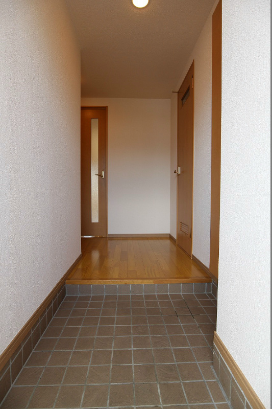 ニューシティアパートメンツ南小倉Ⅱ 広い玄関。